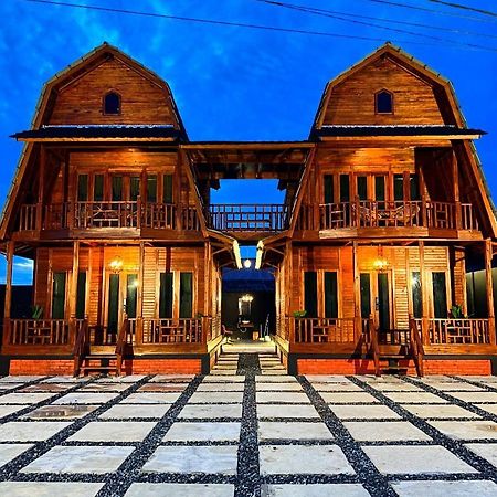 Noerbaya House Bukittinggiヴィラ エクステリア 写真