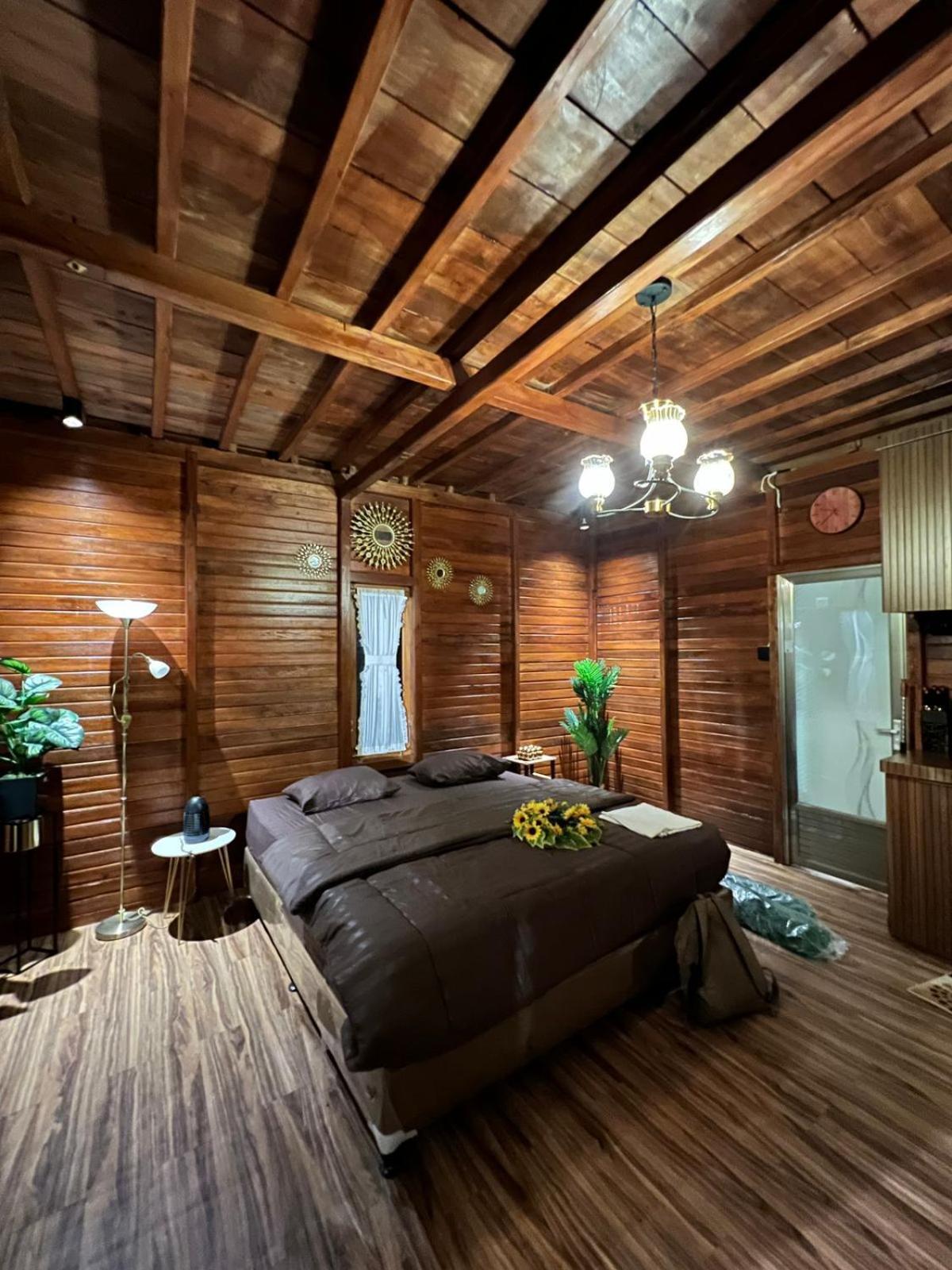 Noerbaya House Bukittinggiヴィラ エクステリア 写真