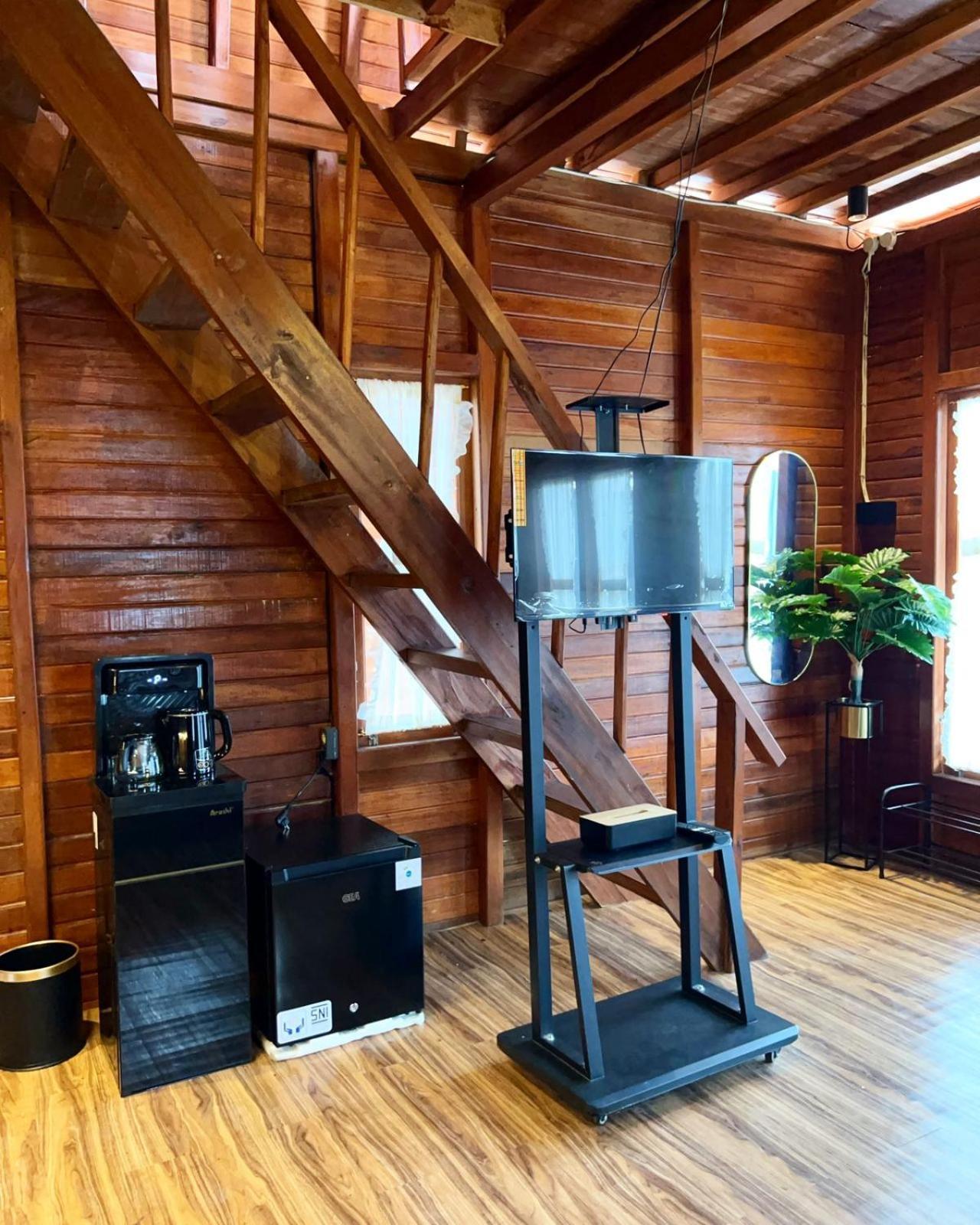 Noerbaya House Bukittinggiヴィラ エクステリア 写真